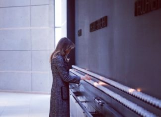 Мелания Трамп посетила Мемориальный музей холокоста в Вашингтоне