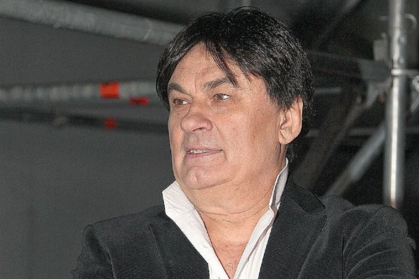 Певец Александр Серов хочет окончательно разобраться с внебрачными детьми