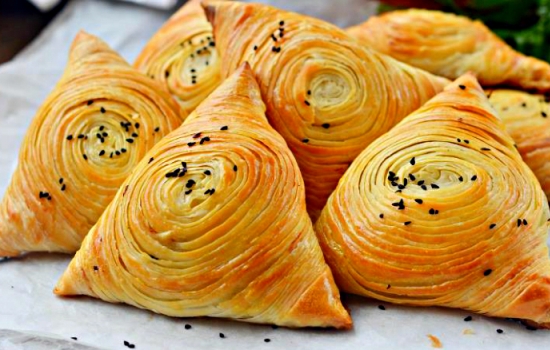 Слоеная самса – сытно, сочно и невероятно вкусно! Готовим настоящую домашнюю самсу из слоеного теста в духовке