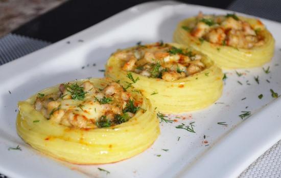 Интерпретации на тему: картофель с куриным фаршем. Вкусные блюда из картофеля и куриного фарша в духовке на каждый день