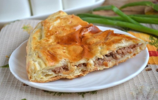 Мясной пирог из слоеного теста с фаршем – сытный и аппетитный! Как испечь вкусный мясной пирог из слоеного теста с фаршем и сыром, яйцами, грибами