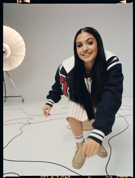 Классика, молодежный стиль и дух поколения миллениалов в новом лукбуке Tommy Hilfiger